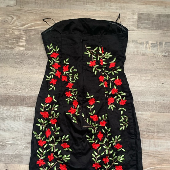 Black Short Guess Dress - Picture 3 of 7